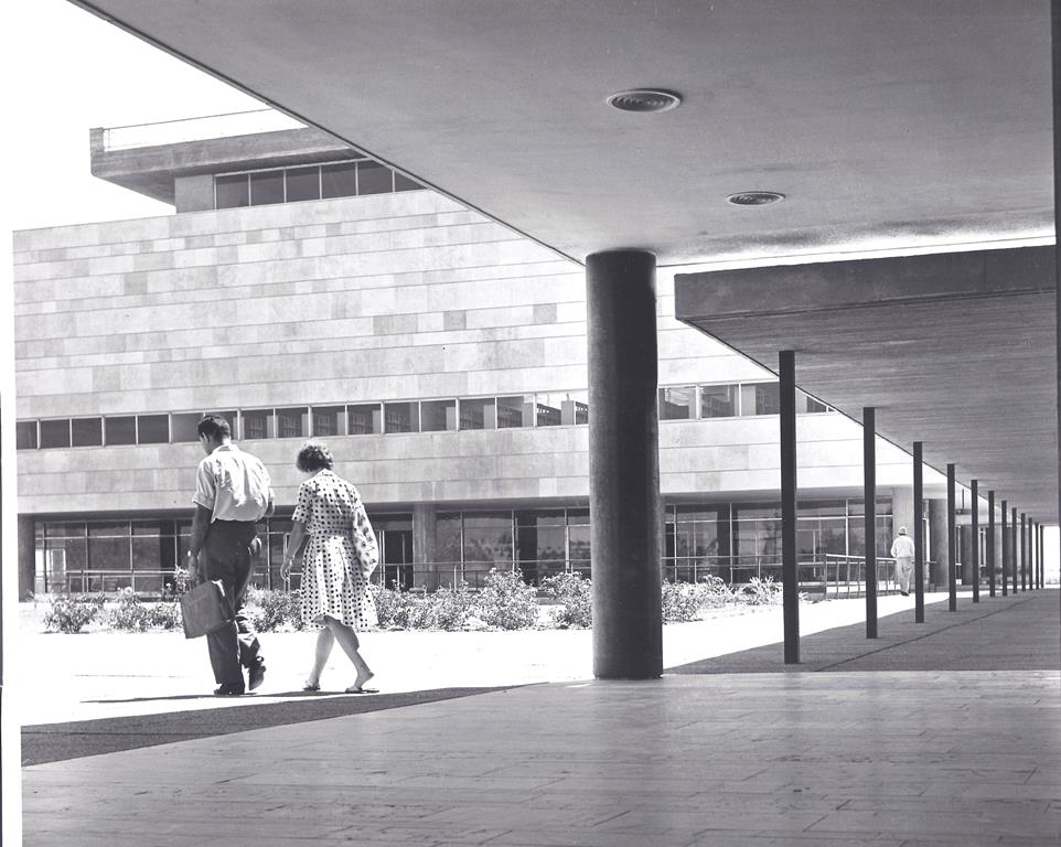 The entrance of the National Library, 1960 (Photo, Miriam Shamir)